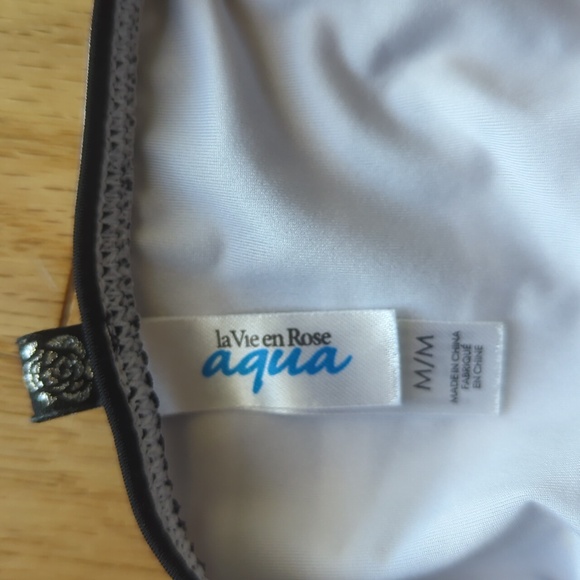 La Vie en Rose Aqua. B&W Striped Side-Tie Brazilian Bikini Bottom. Size Med. - Picture 3 of 6